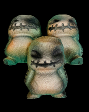 Load image into Gallery viewer, OOGIE BOOGIE HALLOWEEN BATH BOMBS X 6
