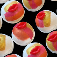 Load image into Gallery viewer, LIP BOMB BATH BOMBS X 6
