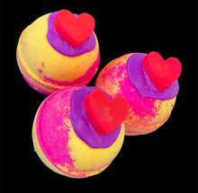 Load image into Gallery viewer, Raspberry Fizz   round multi coloured bath bombs x 6
